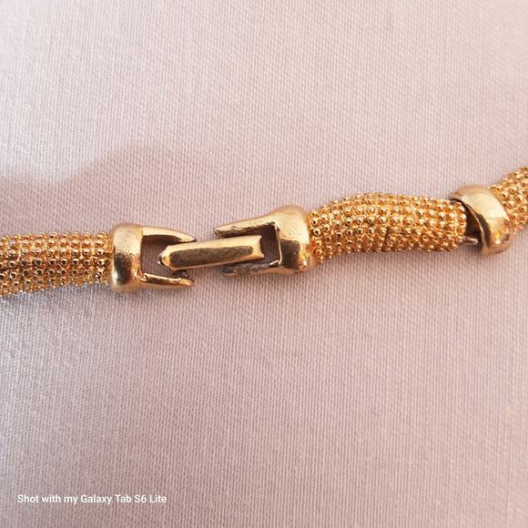 Choker Necklace Gold Tone Hobnail Segments Box And Magnetic Barrel Clasp - Picture 3 of 9